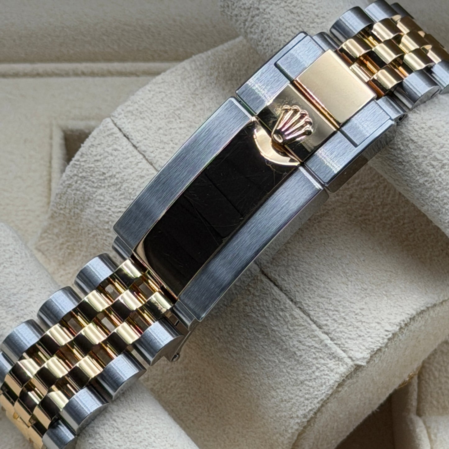 Rolex GMT-Master II / 126713GRNR / schwarz / Jubilee / Full Set / 2023