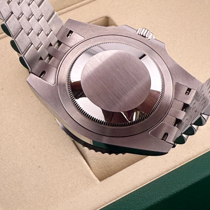 Rolex GMT Master II / 126720VTNR / schwarz / Jubilee / Full Set / 2025