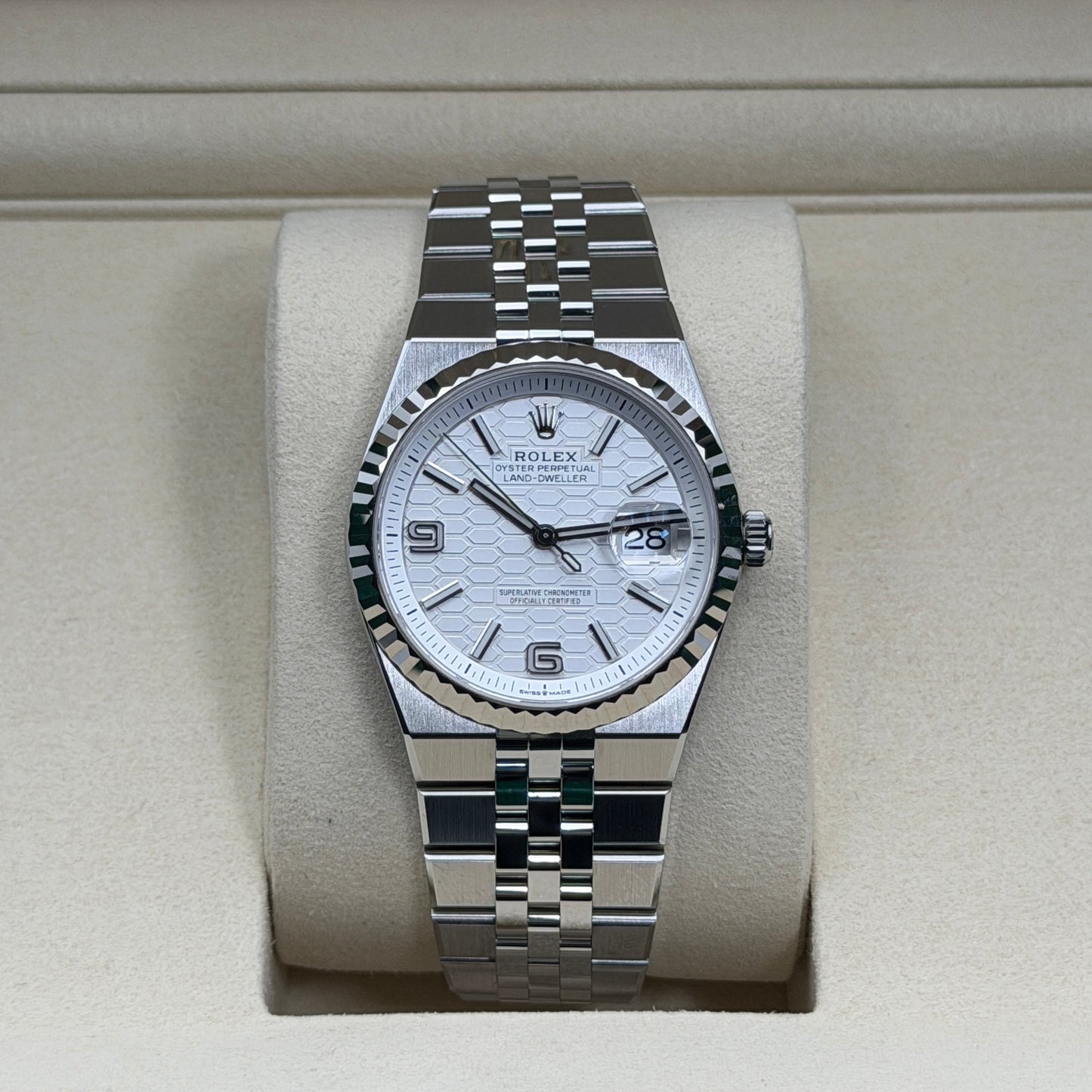 Rolex Land-Dweller 36 / 127234 / Weiß / Flat Jubilee / Full Set / 2026