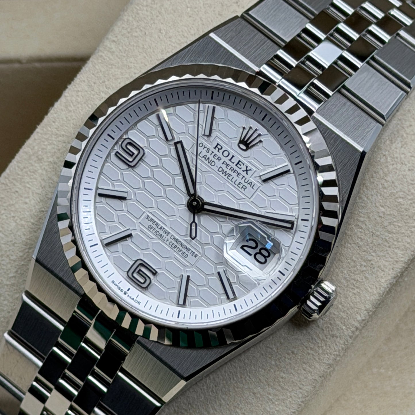 Rolex Land-Dweller 36 / 127234 / Weiß / Flat Jubilee / Full Set / 2026