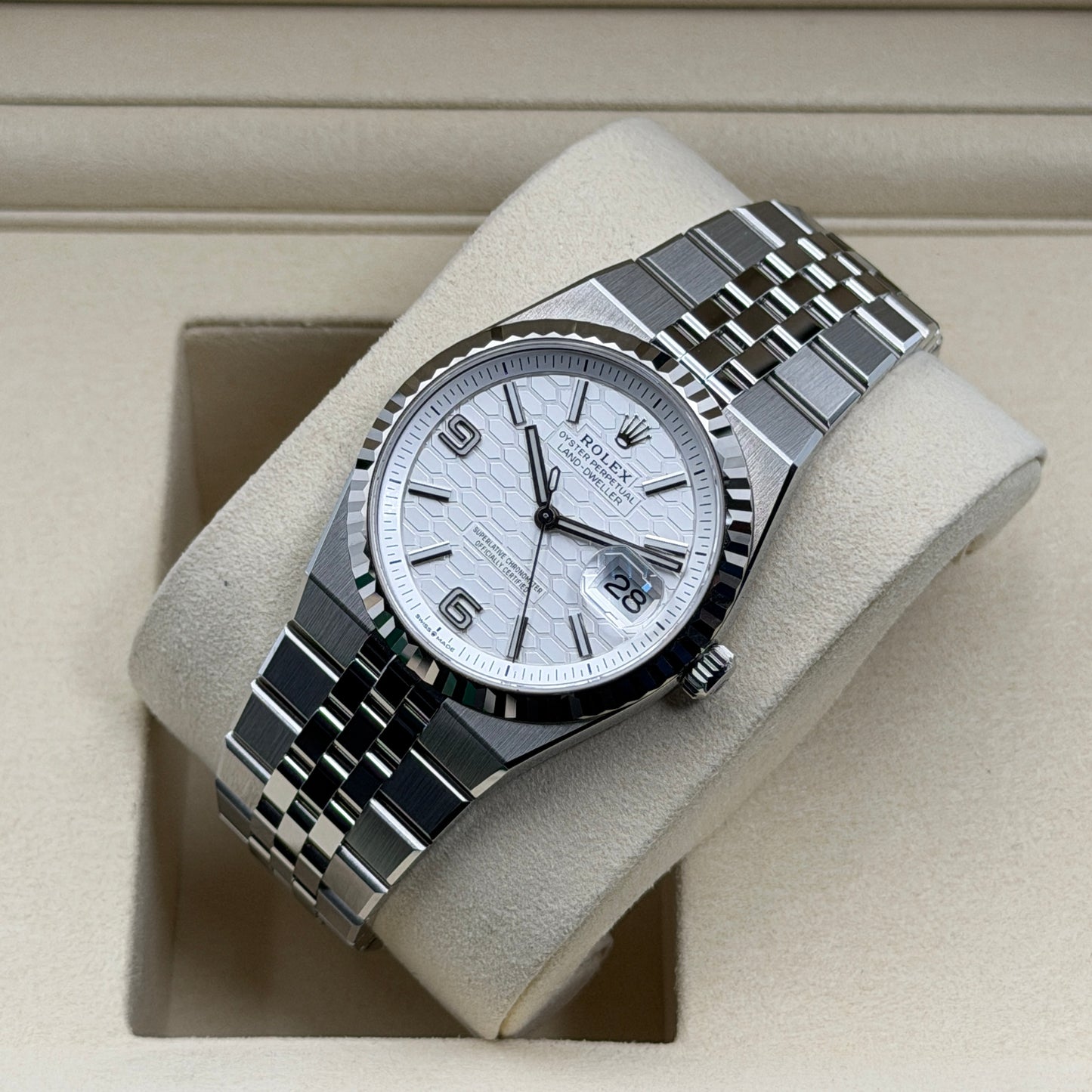 Rolex Land-Dweller 36 / 127234 / Weiß / Flat Jubilee / Full Set / 2026