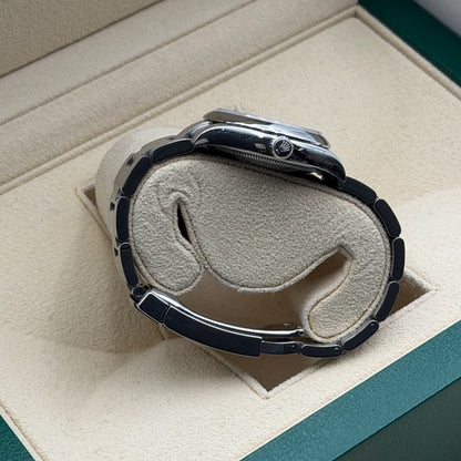 Rolex Oyster Perpetual 31 / 277200 / Silber / Oyster / Full Set / 2024