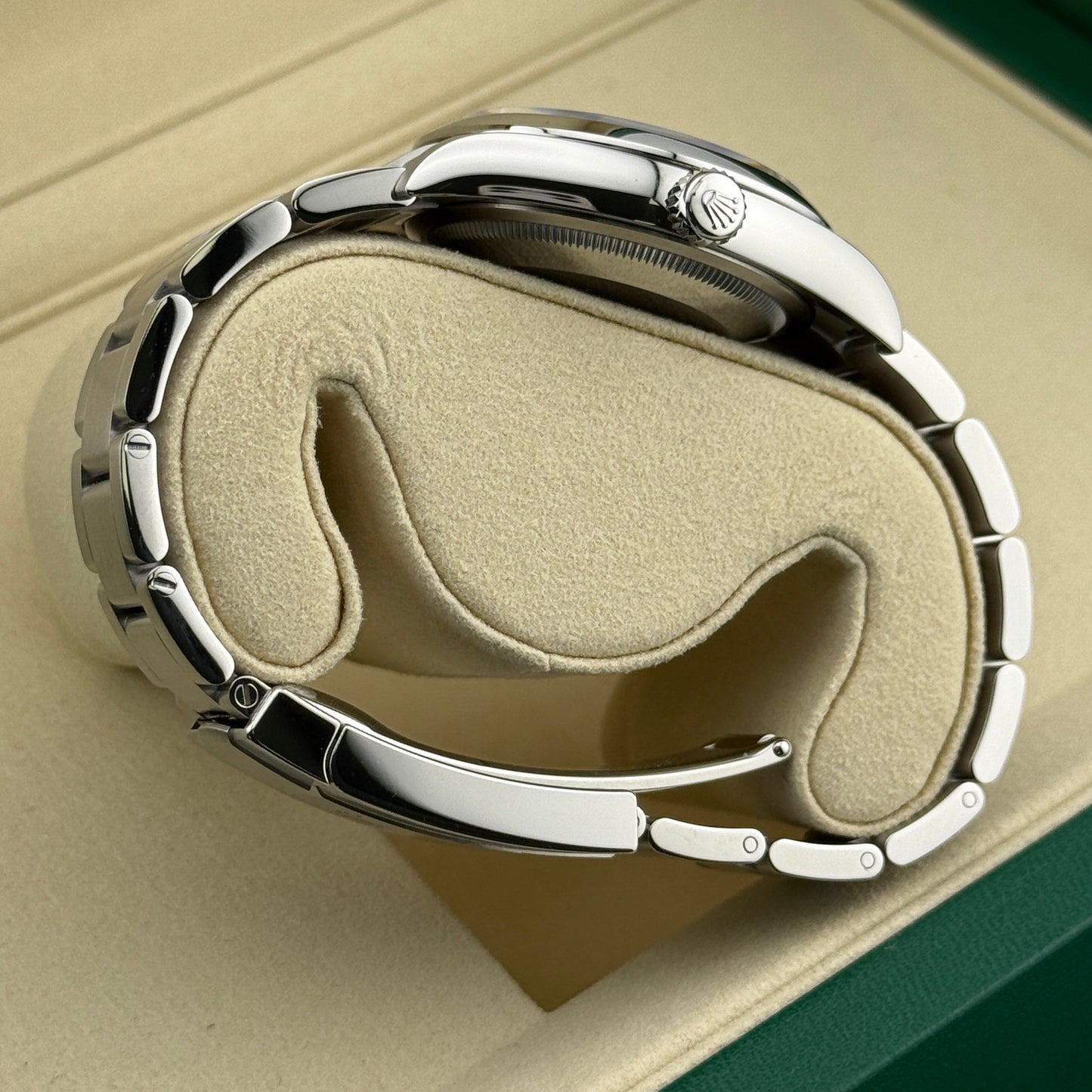 Rolex Oyster Perpetual 36 / 126000 / Lavender / Oyster / Full Set / 2025
