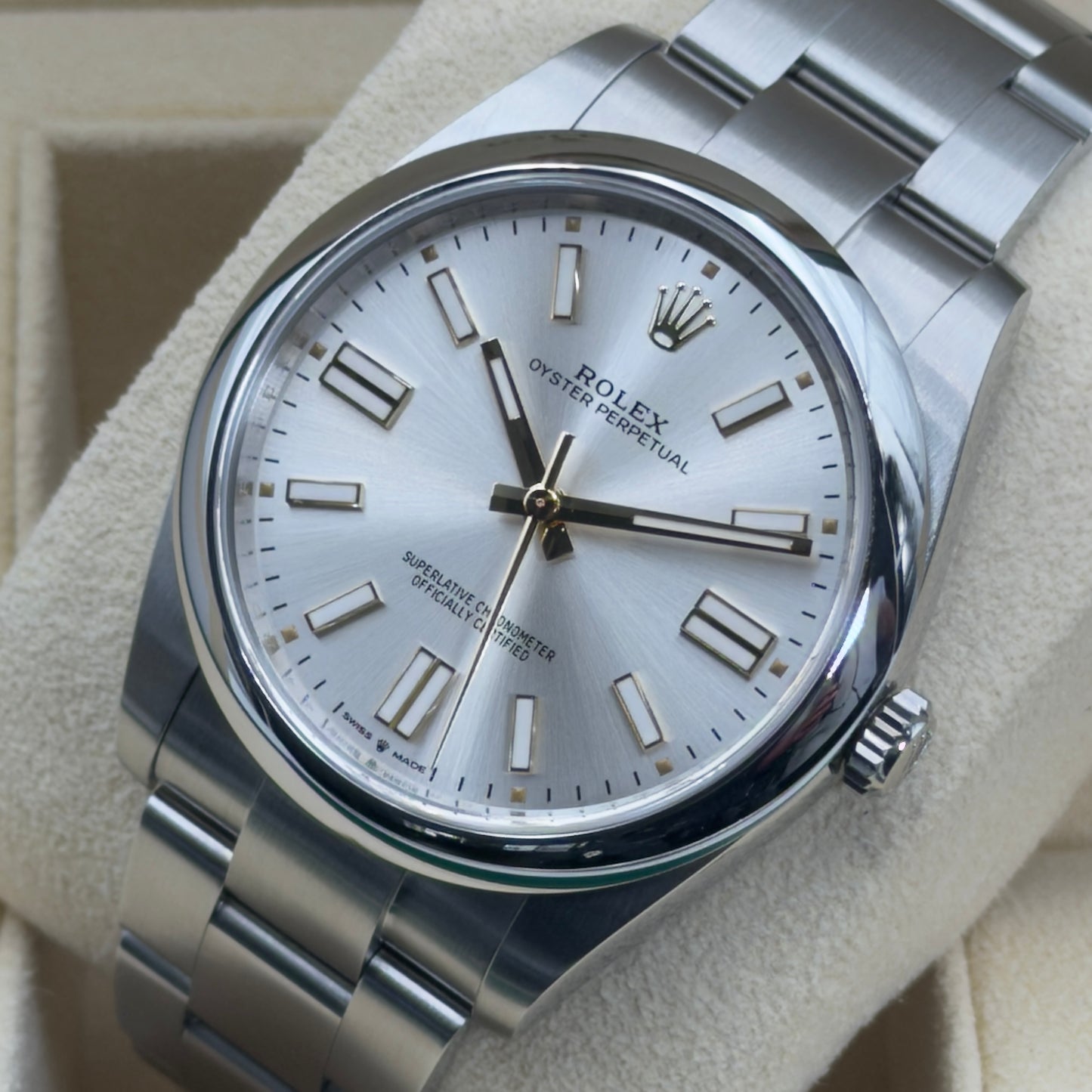 Rolex Oyster Perpetual 41 / 124300 / Silber / Oyster / Full Set / 2025