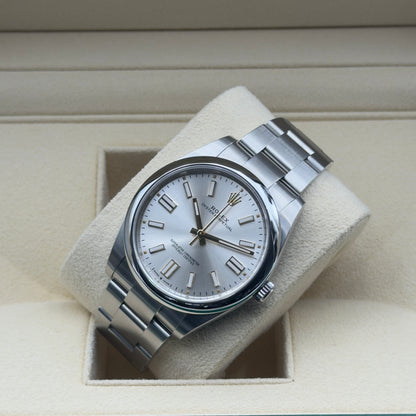 Rolex Oyster Perpetual 41 / 124300 / Silber / Oyster / Full Set / 2025