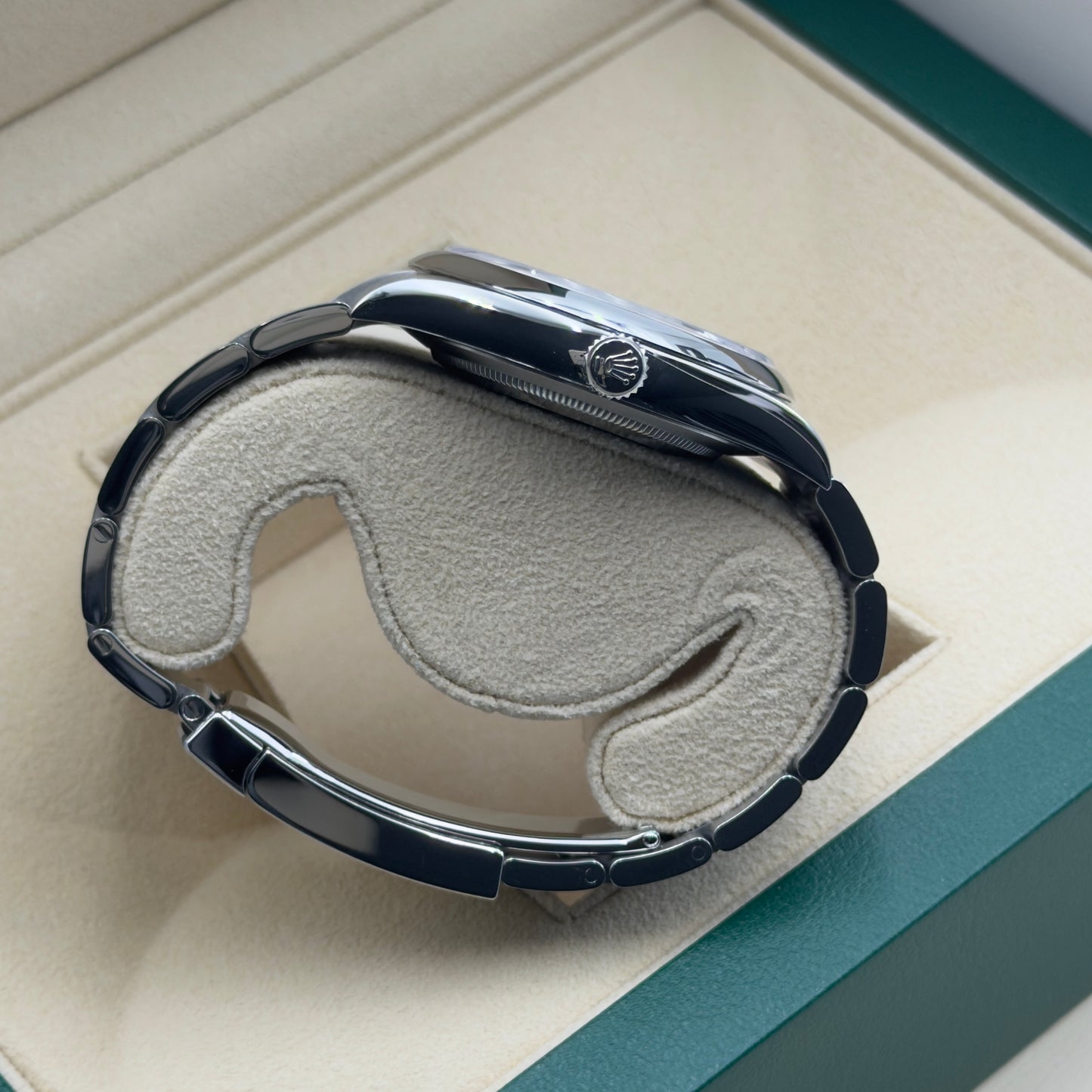 Rolex Oyster Perpetual 41 / 124300 / Silber / Oyster / Full Set / 2025
