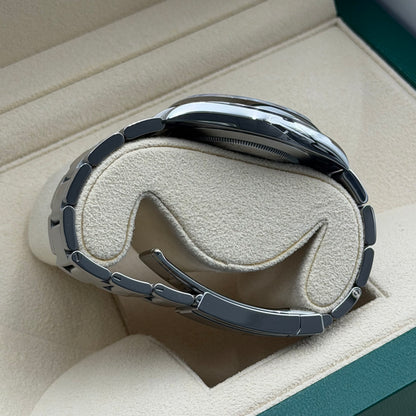 Rolex Oyster Perpetual 41 / 124300 / Blau / Oyster / Full Set / 2023