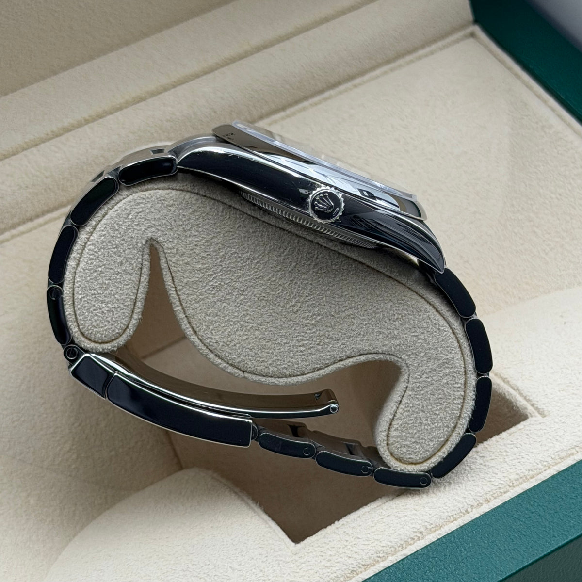 Rolex Oyster Perpetual 41 / 124300 / Blau / Oyster / Full Set / 2023
