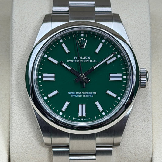 Rolex Oyster Perpetual 41 / 134300 / Grün / Oyster / Full Set / 2026