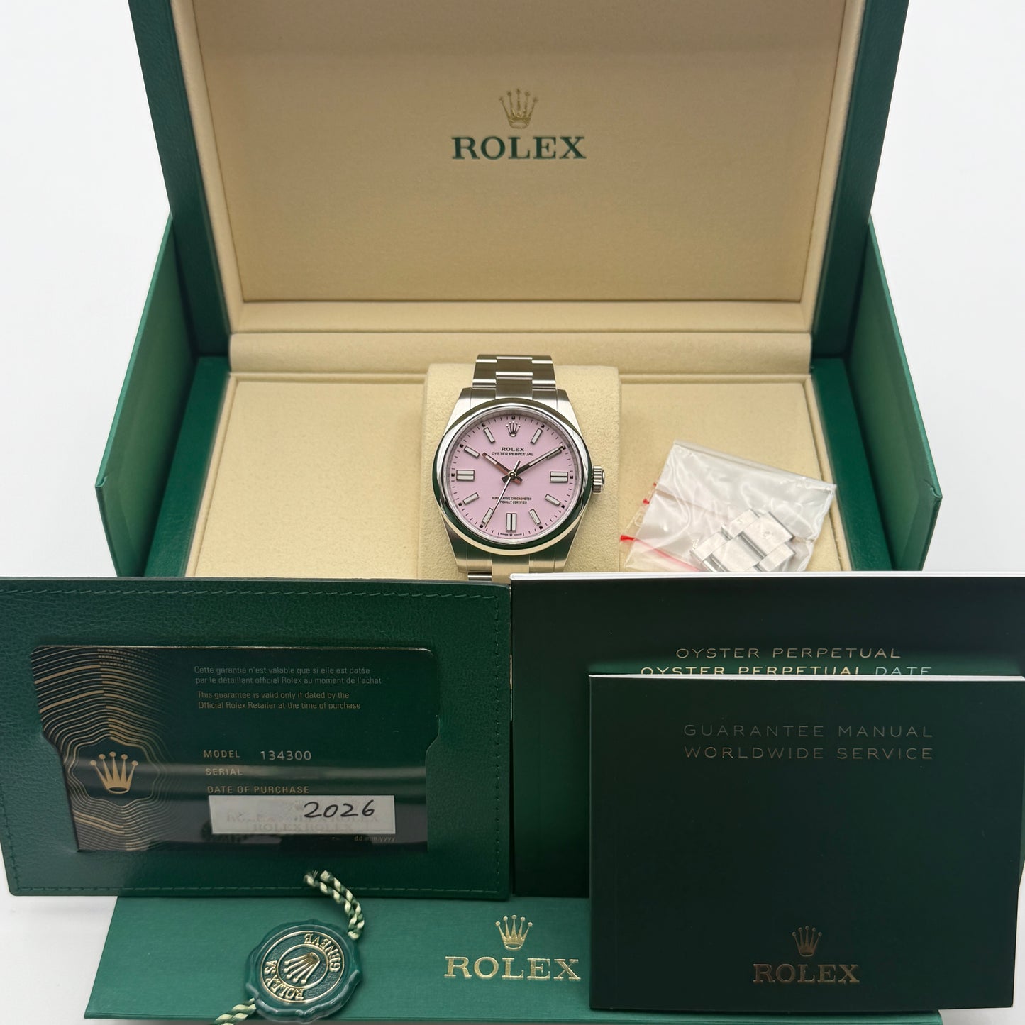Rolex Oyster Perpetual 41 / 134300 / pink / Oyster / Full Set / 2026