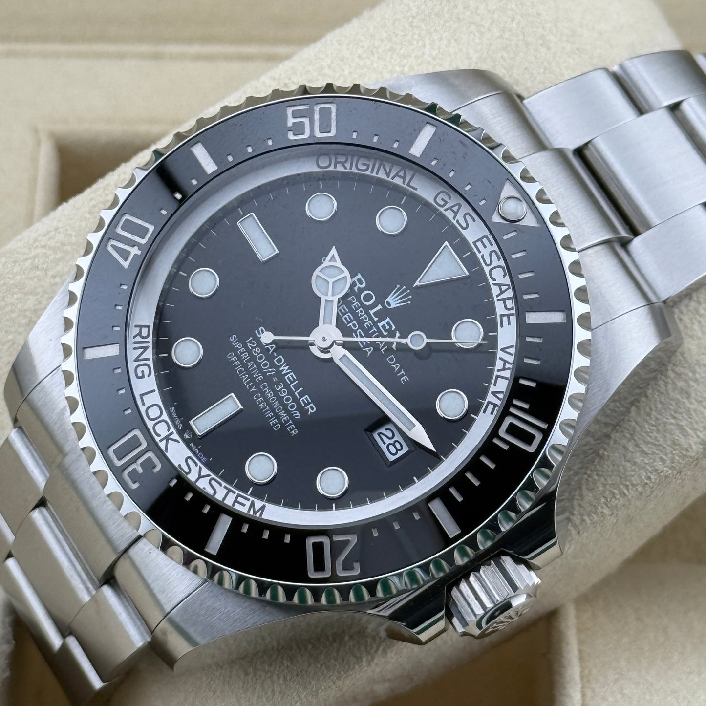 Rolex Sea-Dweller Deepsea / 126660 / schwarz / Oyster / Full Set / 2021
