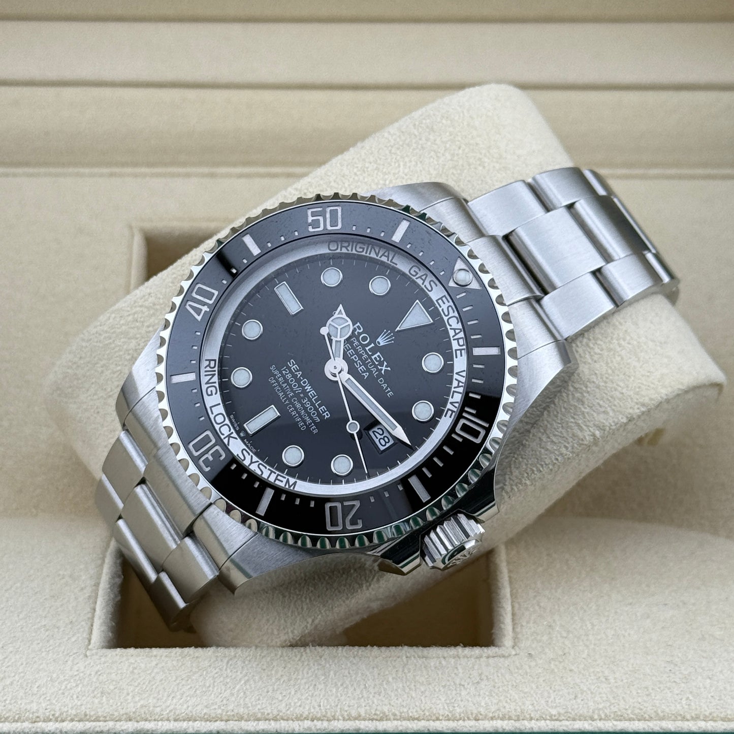 Rolex Sea-Dweller Deepsea / 126660 / schwarz / Oyster / Full Set / 2021