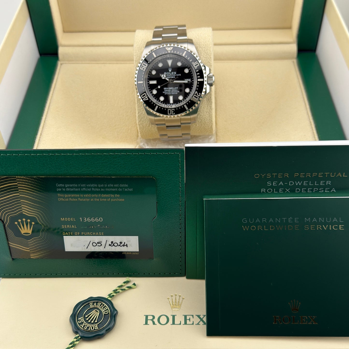 Rolex Sea-Dweller Deepsea / 136660 / schwarz / Oyster / Full Set / 2024
