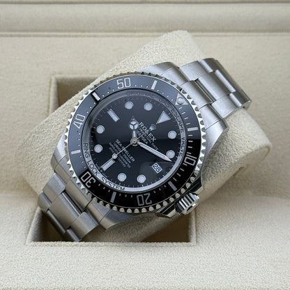 Rolex Sea-Dweller Deepsea / 136660 / schwarz / Oyster / Full Set / 2024