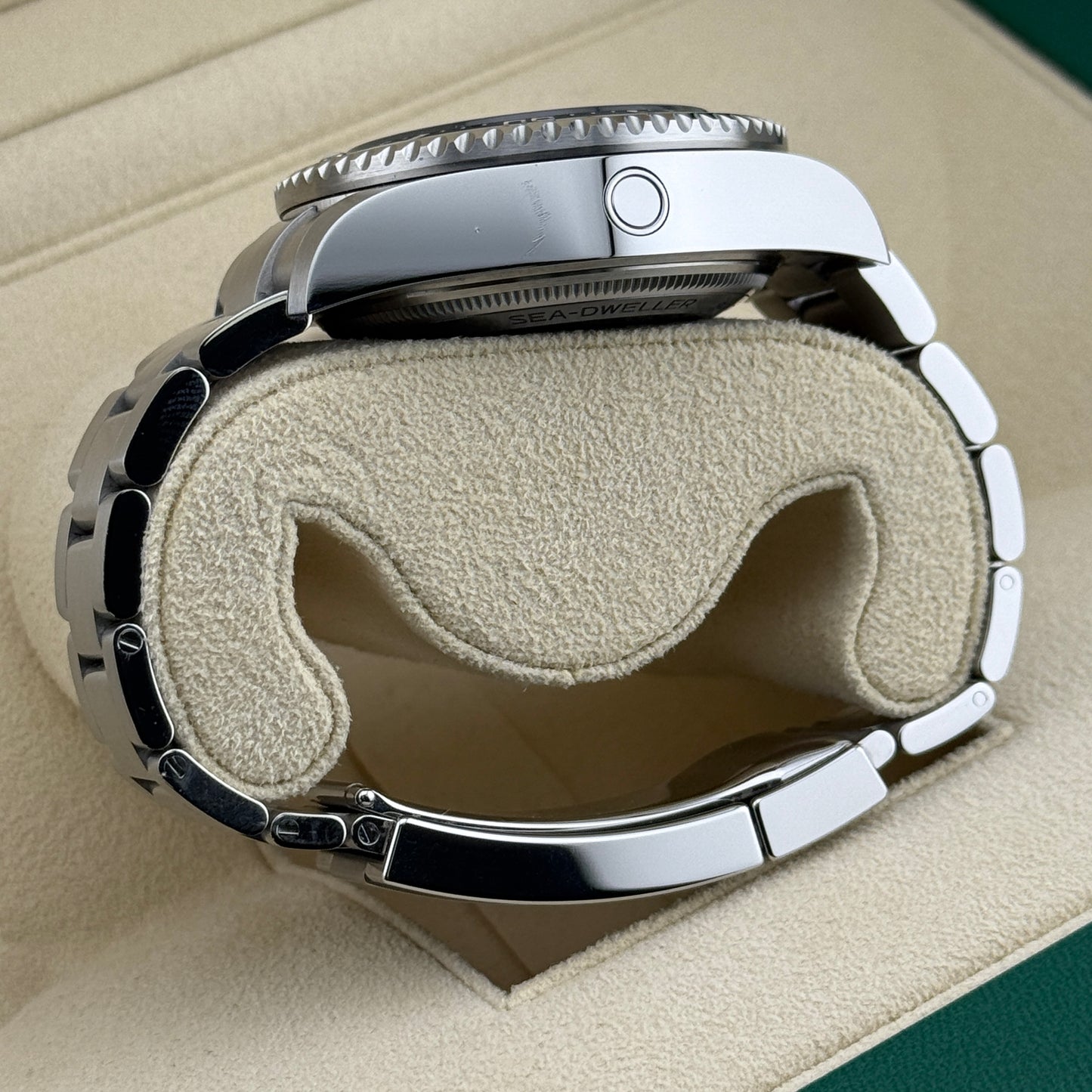 Rolex Sea-Dweller Deepsea / 136660 / schwarz / Oyster / Full Set / 2024