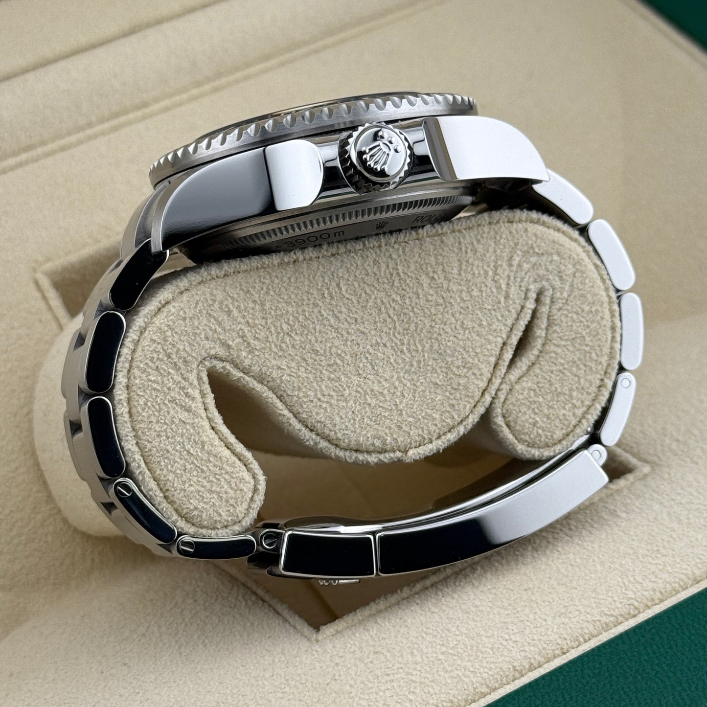 Rolex Sea-Dweller Deepsea / 136660 / schwarz / Oyster / Full Set / 2024