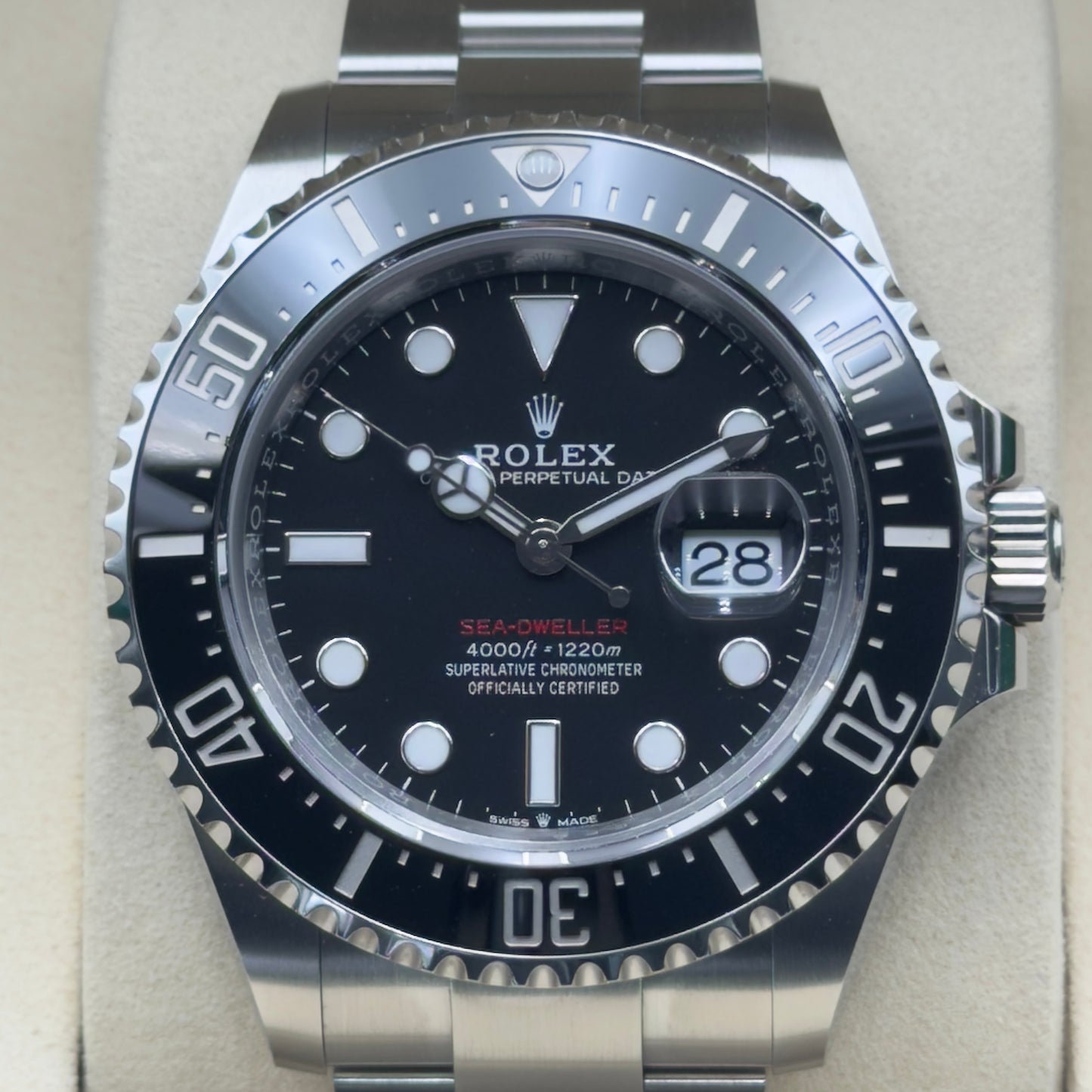 Rolex Sea-Dweller / 126600 / Schwarz / Oyster / Full Set / 2025
