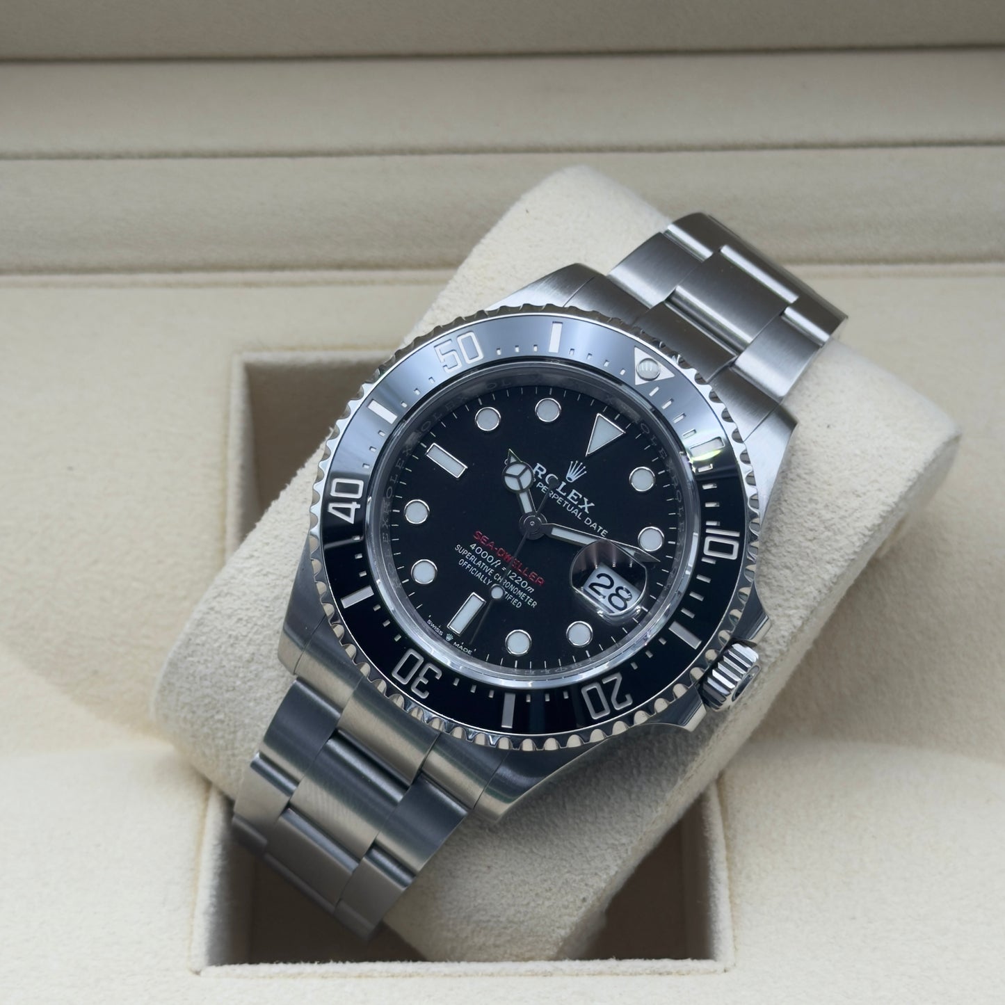 Rolex Sea-Dweller / 126600 / Schwarz / Oyster / Full Set / 2021