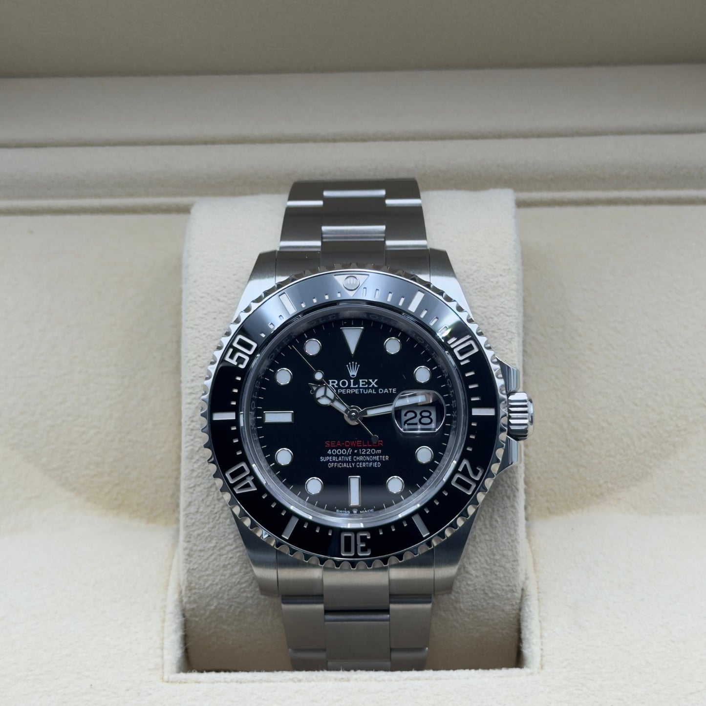 Rolex Sea-Dweller / 126600 / Schwarz / Oyster / Full Set / 2023
