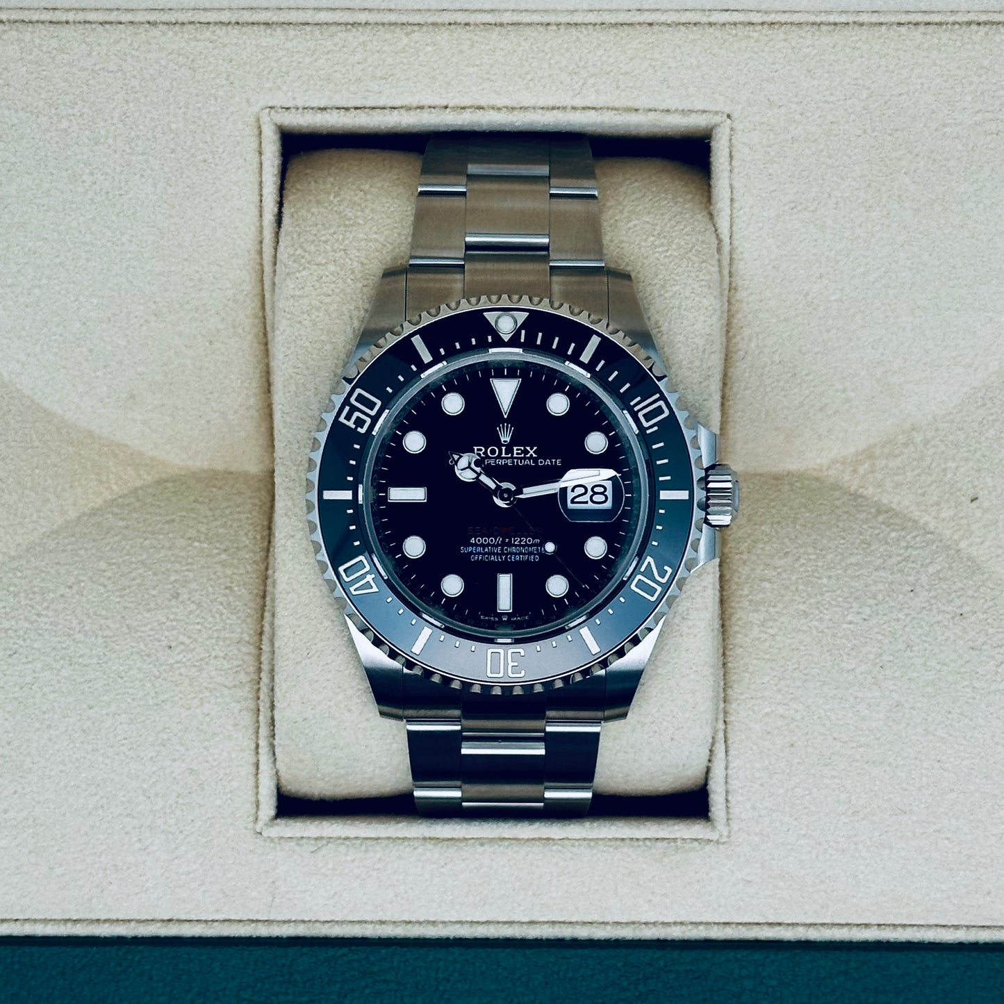 Rolex Sea-Dweller / 126600 / schwarz / Oyster / Full Set