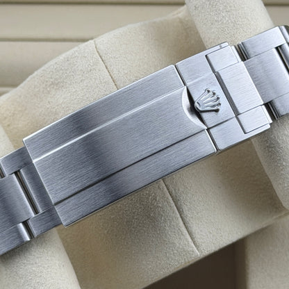 Rolex Sea-Dweller / 126600 / schwarz / Oyster / Full Set / 2025