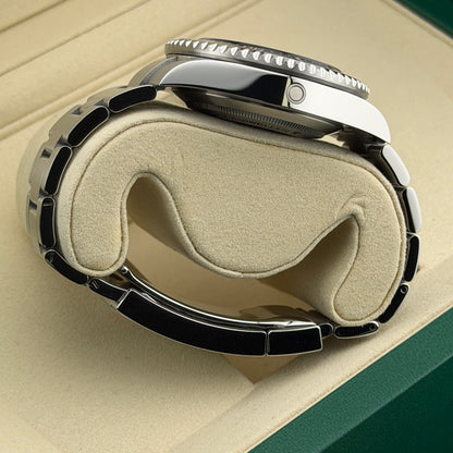 Rolex Sea-Dweller / 126600 / schwarz / Oyster / Full Set / 2025