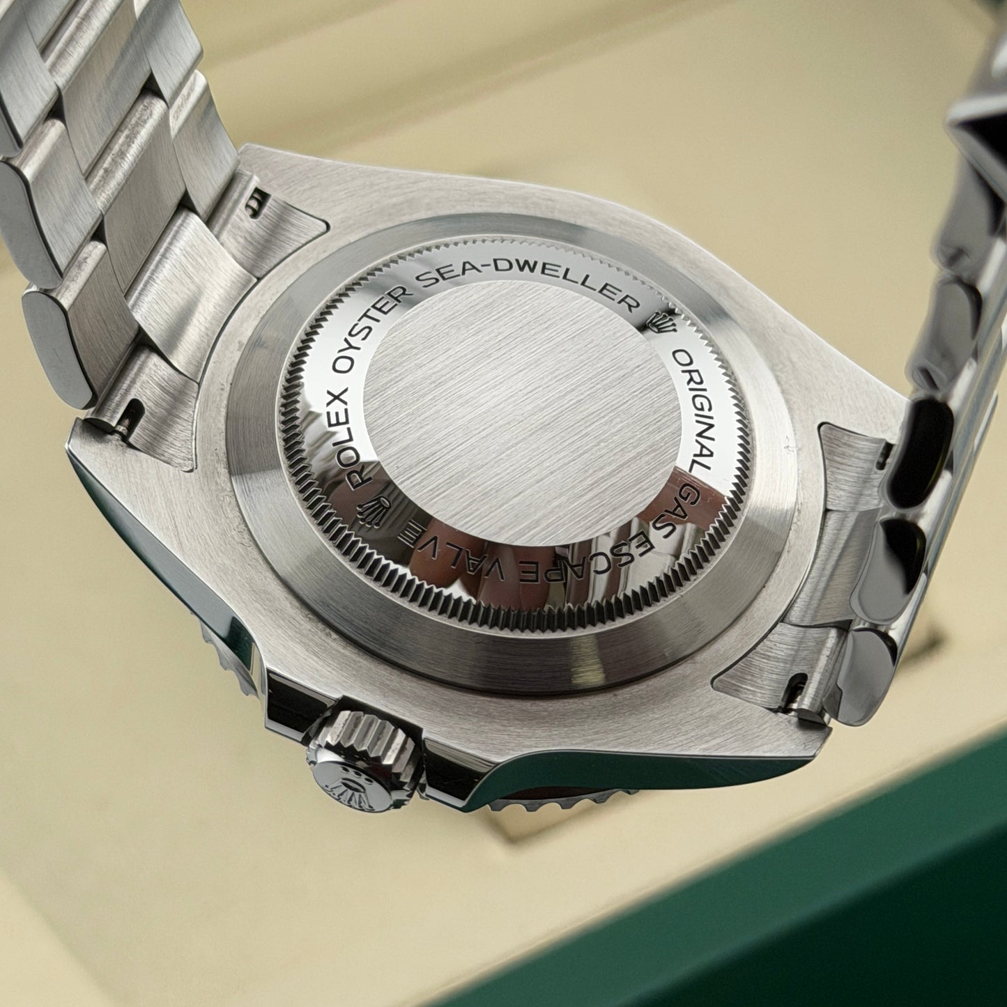 Rolex Sea-Dweller / 126600 / schwarz / Oyster / Full Set / 2025