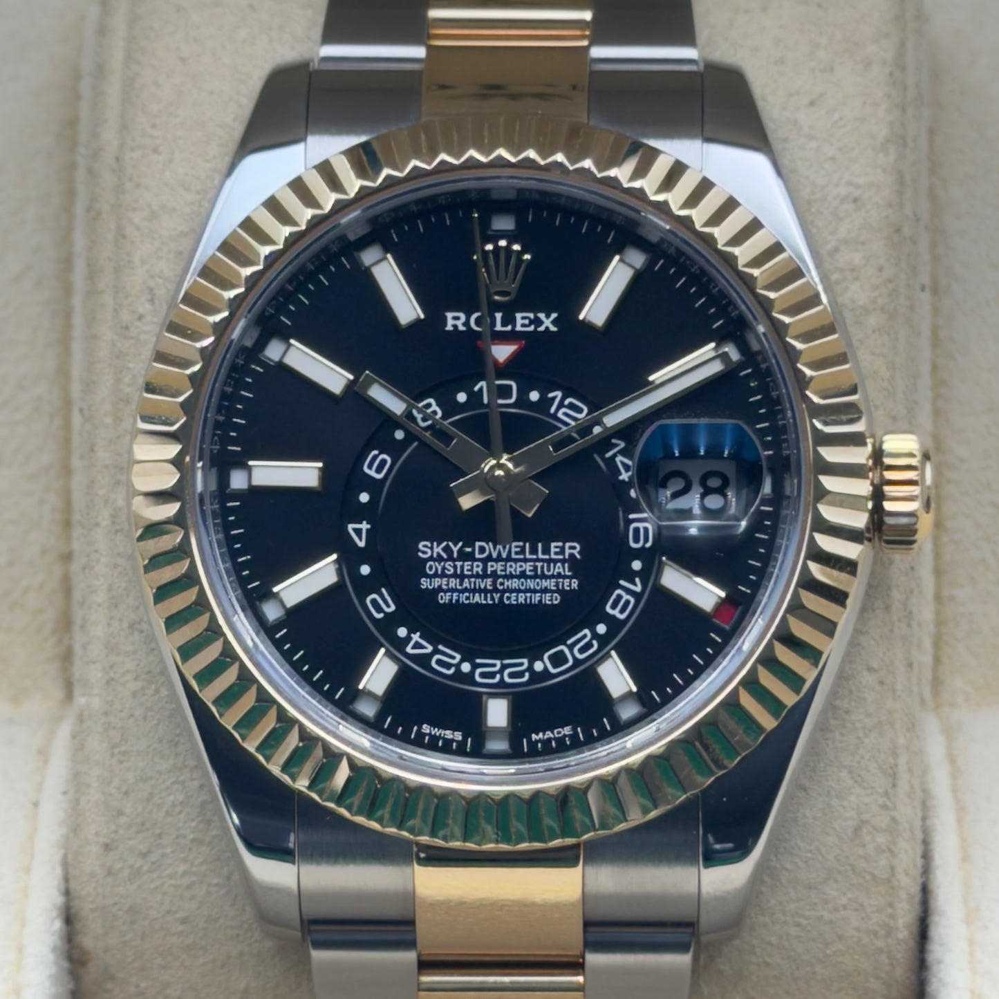 Rolex Sky-Dweller / 326933 / Schwarz / Oyster / Full Set / 2022
