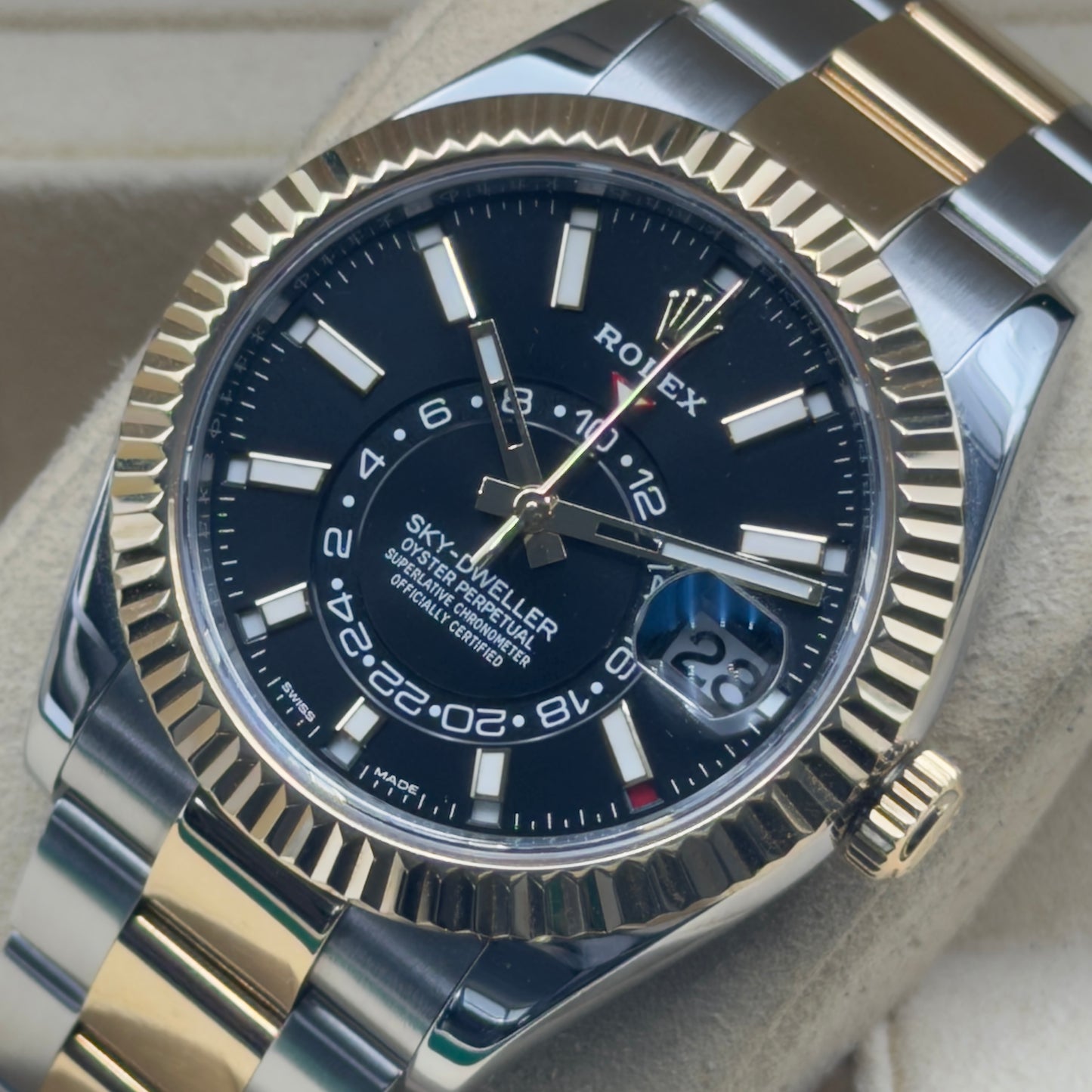 Rolex Sky-Dweller / 326933 / Schwarz / Oyster / Full Set / 2022
