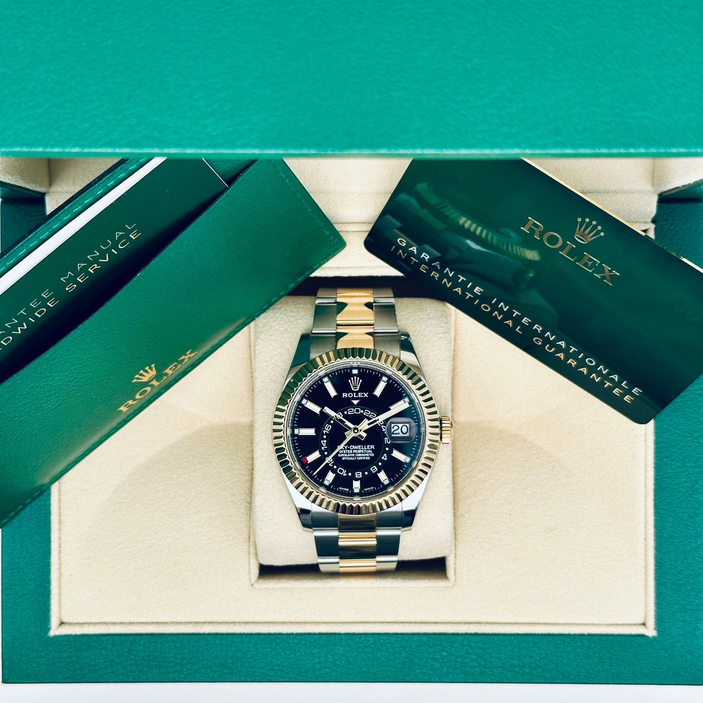 Rolex Sky-Dweller / 326933 / schwarz / Oyster / 2023 / Full Set