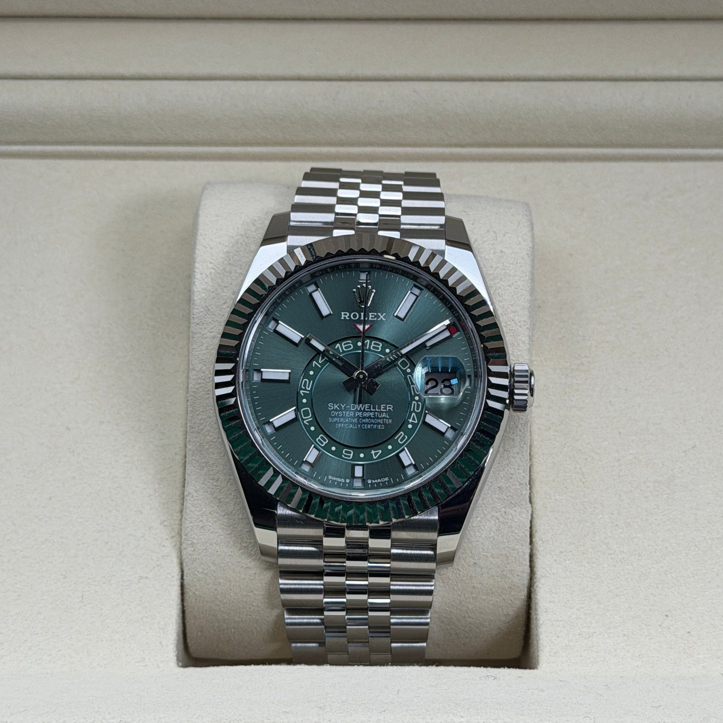 Rolex Sky-Dweller / 336934 / Mintgrün / Jubilee / Full Set / 02.2026