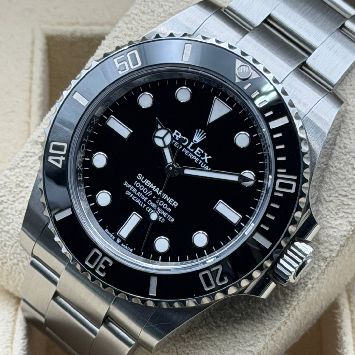 Rolex Submariner / 124060 / Schwarz / Oyster / Full Set / 2024