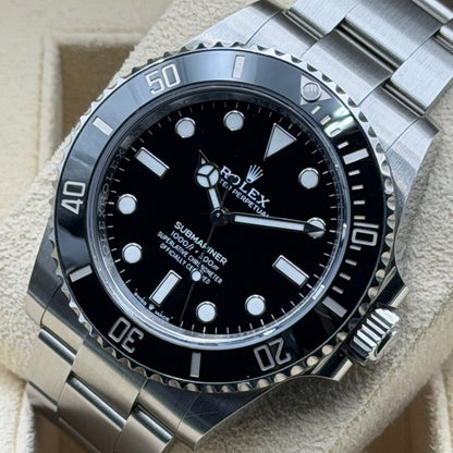 Rolex Submariner / 124060 / Schwarz / Oyster / Full Set / 2024