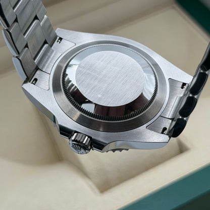 Rolex Submariner / 124060 / Schwarz / Oyster / Full Set / 2024