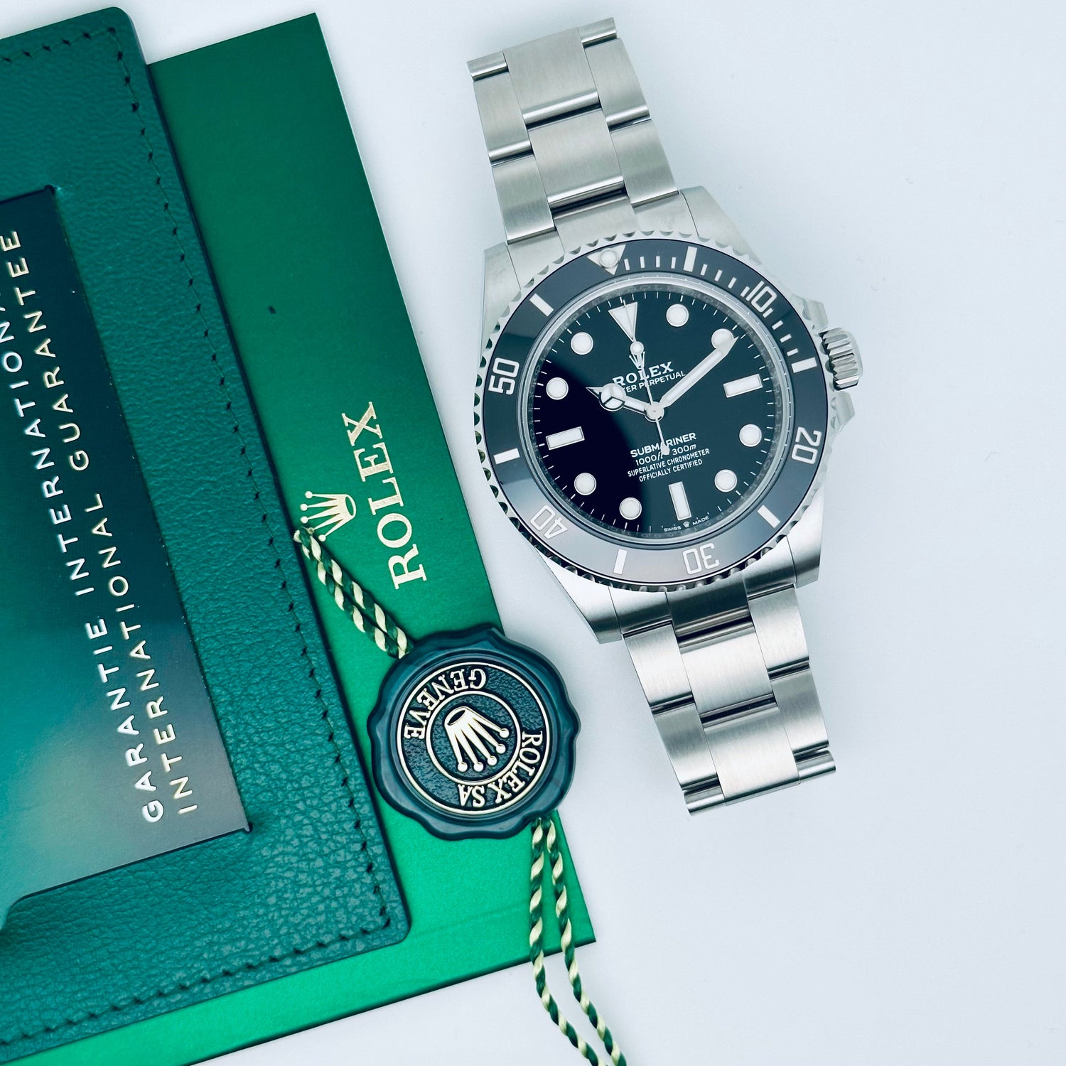 Rolex Submariner / 124060 / schwarz / Oyster / 2023 / Full Set