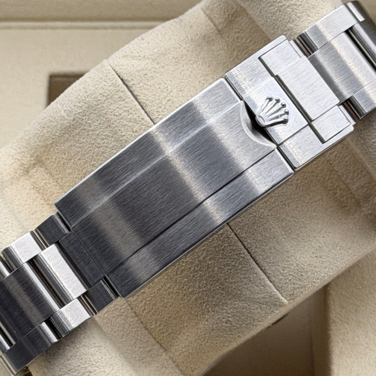 Rolex Submariner / 124060 / schwarz / Oyster / Full Set / 2026