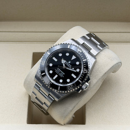 Rolex Submariner / 124060 / schwarz / Oyster / Full Set / 2026