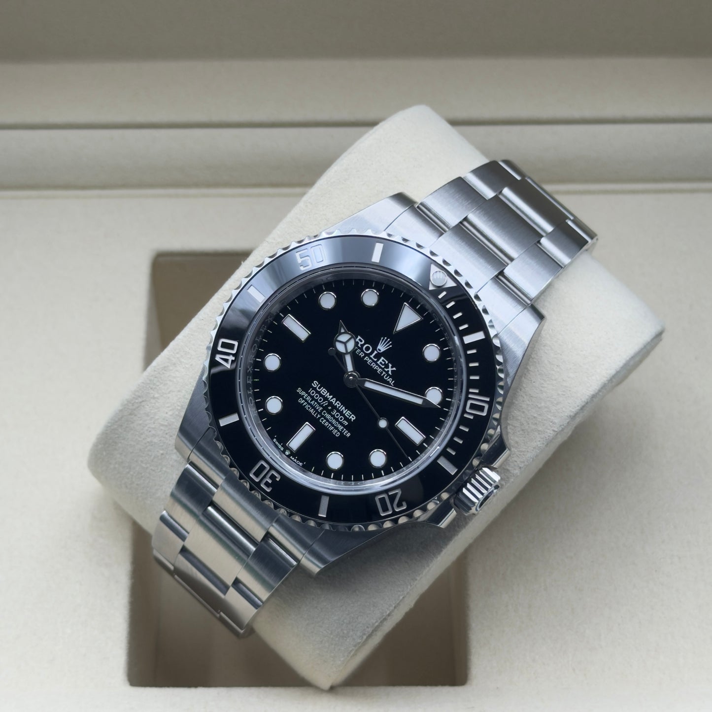 Rolex Submariner / 124060 / Schwarz / Oyster / Full Set / 2026