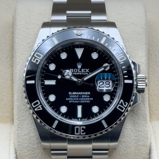 Rolex Submariner / 126610LN / Schwarz / Oyster / Full Set / 2023