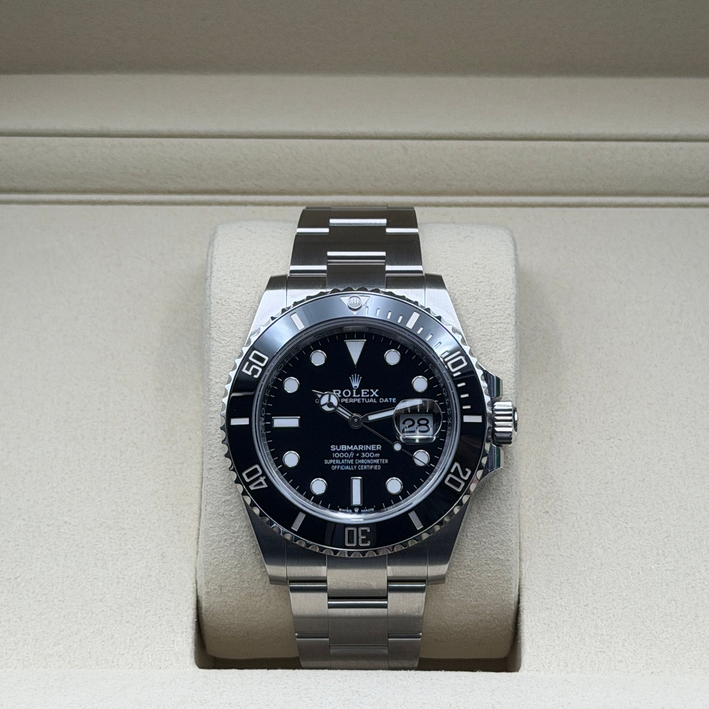 Rolex Submariner / 126610LN / schwarz / Oyster / Full Set / 2026
