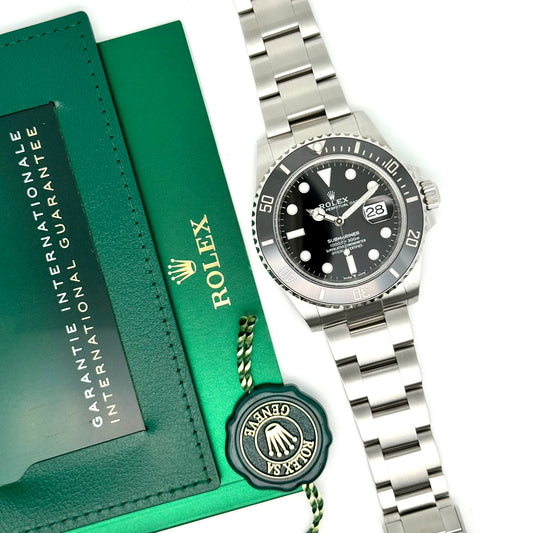 Rolex Submariner / 126610LN / schwarz / Oyster / Full Set / 2022