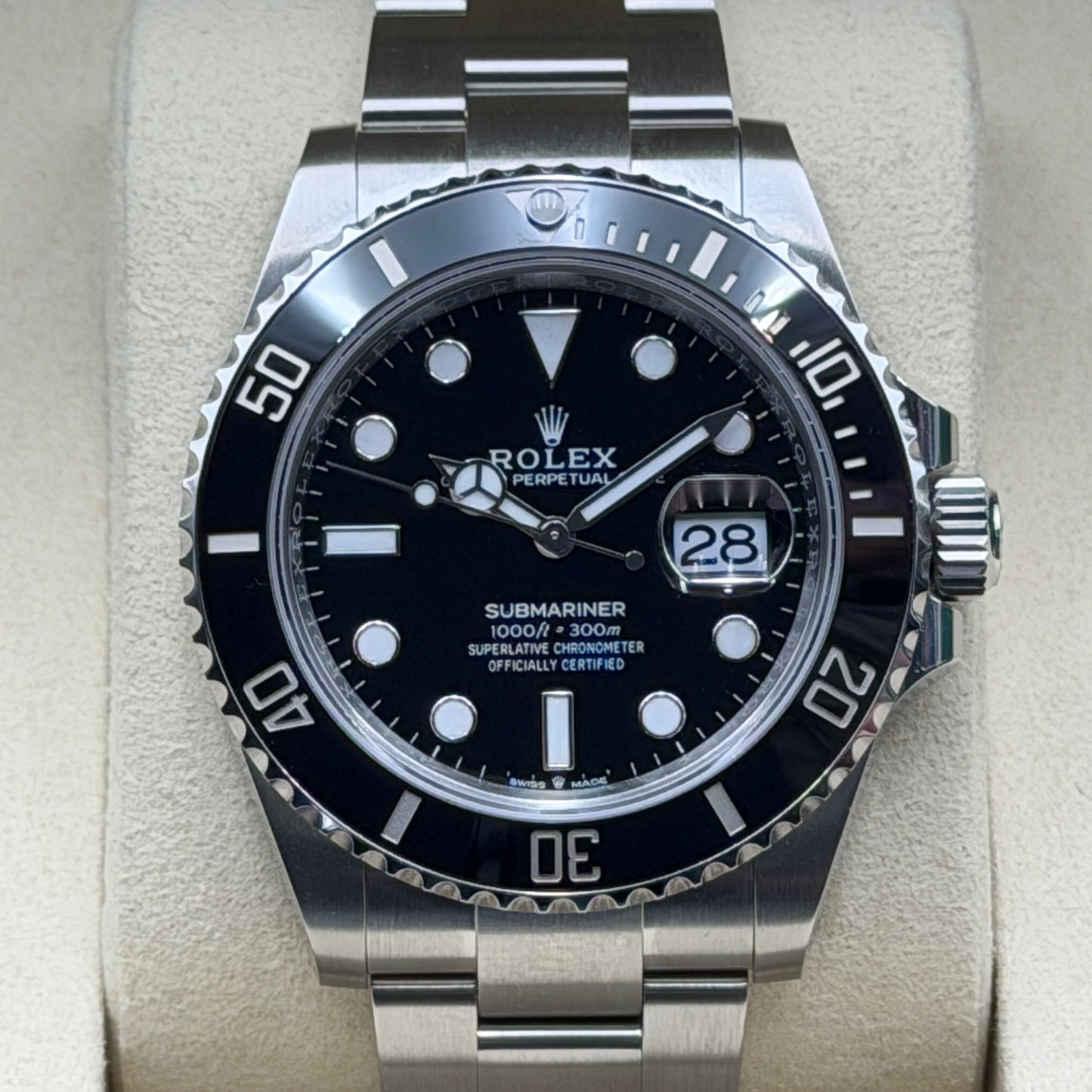 Rolex Submariner / 126610LN / schwarz / Oyster / Full Set / 2026
