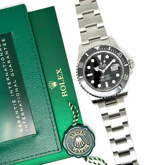 Rolex Submariner / 126610LN / schwarz / Oyster / Full Set / 2025