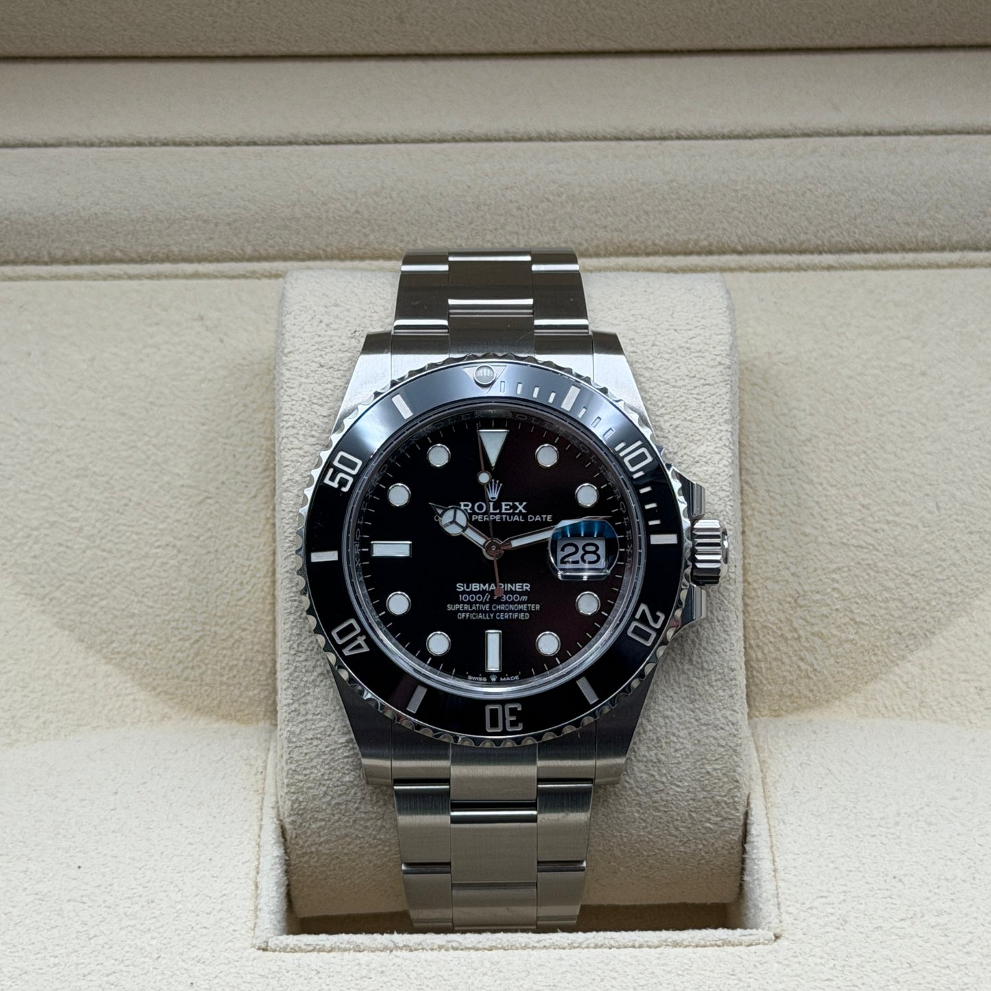 Rolex Submariner / 126610LN / Schwarz / Oyster / Full Set / 2023