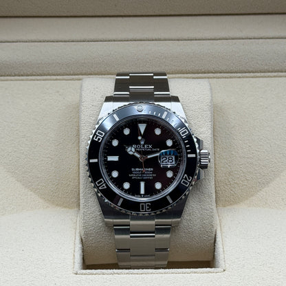 Rolex Submariner / 126610LN / Schwarz / Oyster / Full Set / 2023