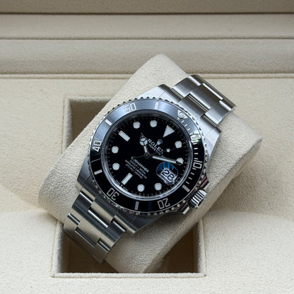 Rolex Submariner / 126610LN / Schwarz / Oyster / Full Set / 2023