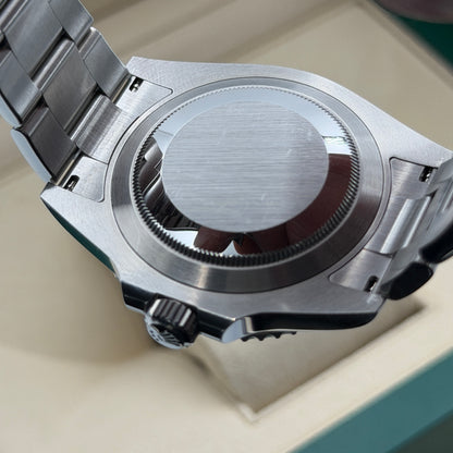 Rolex Submariner / 126610LN / Schwarz / Oyster / Full Set / 2023