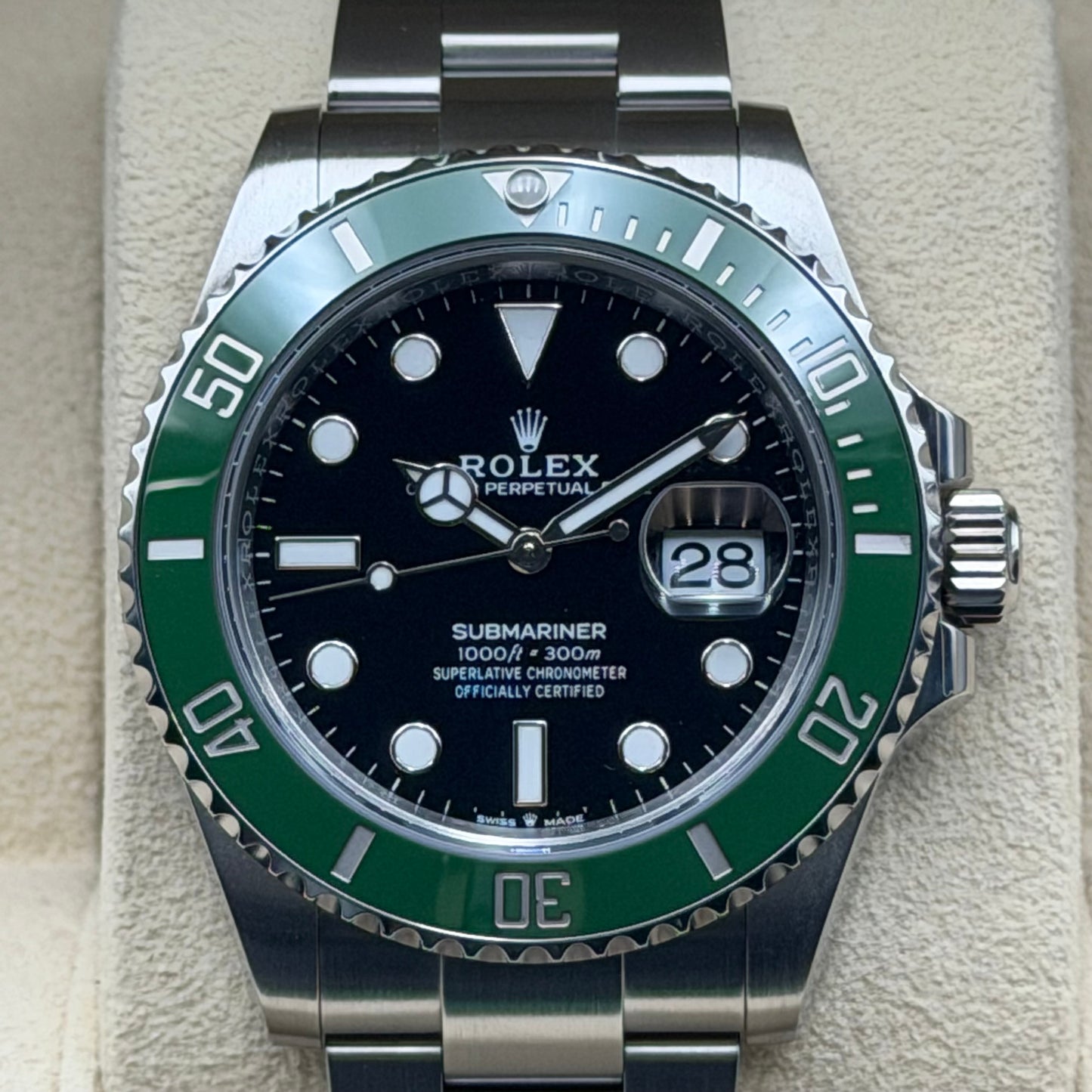 Rolex Submariner / 126610LV / Schwarz / Oyster / Full Set / 2023