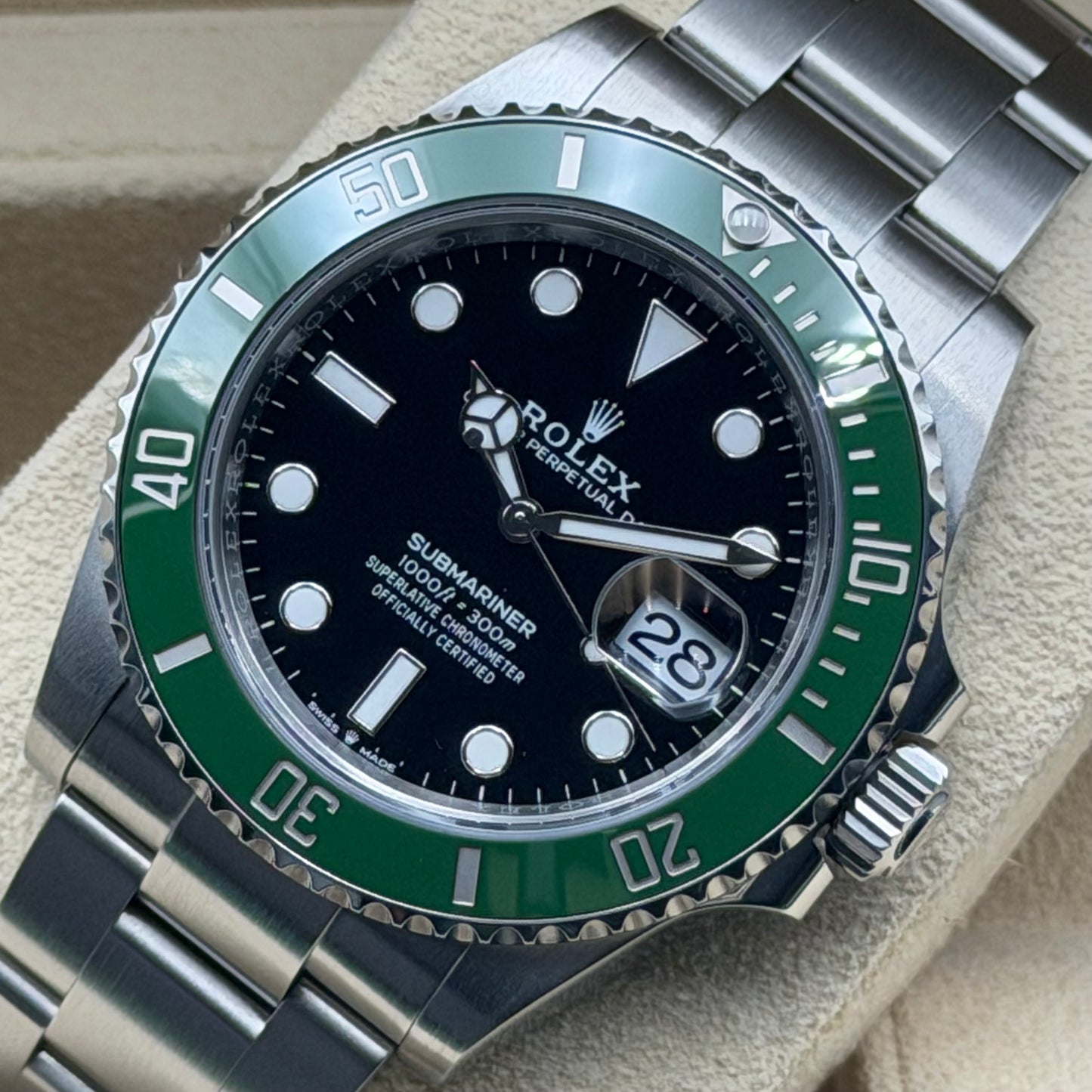 Rolex Submariner / 126610LV / Schwarz / Oyster / Full Set / 2023