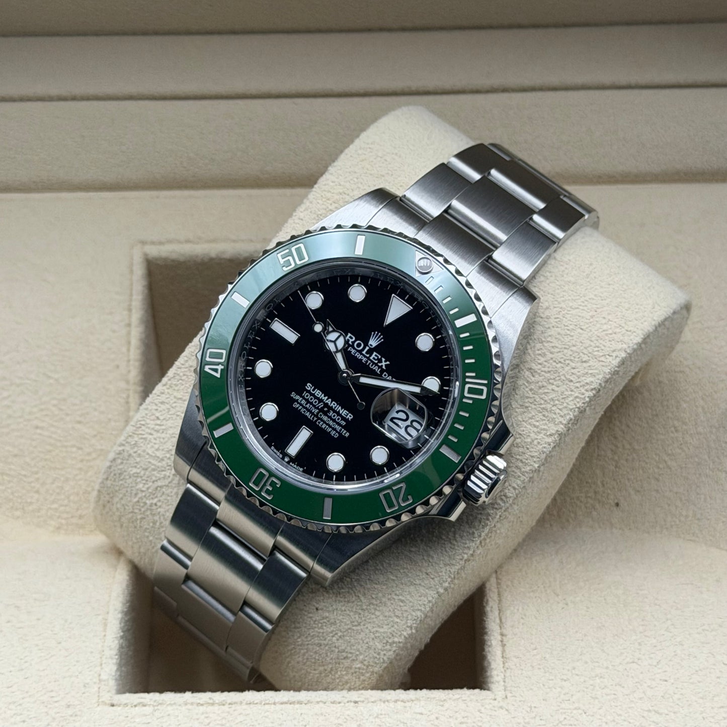 Rolex Submariner / 126610LV / Schwarz / Oyster / Full Set / 2023